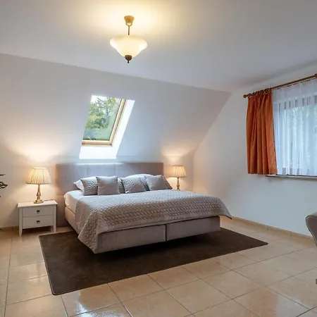 Im Gruenen Muehlenbeck-nahe Berlin *